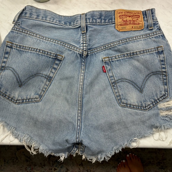 LEVIS 505 CUT OFF SHORTS - Picture 7 of 10